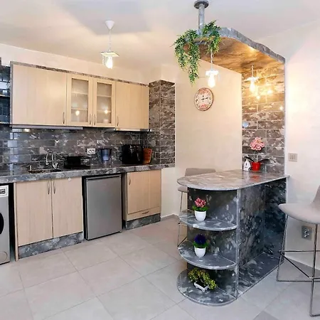 Nicole's Sunny Home2host Apartmán Sluneční pobřeží